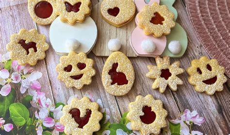 Húsvéti tematikájú linzer kekszek