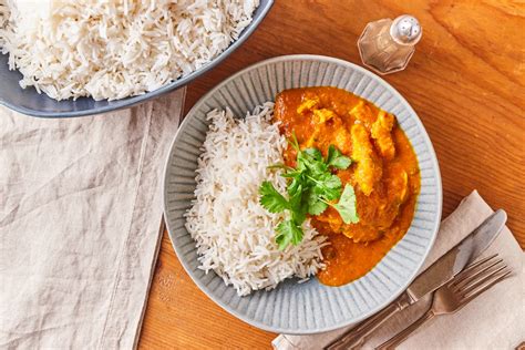 Krémes csirkecurry friss korianderrel és rizzsel