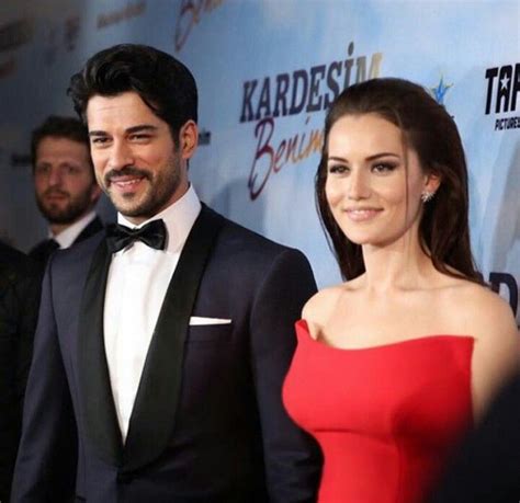 Burak Özcivit és Fahriye Evcen A szerelem olyan, mint te című filmben