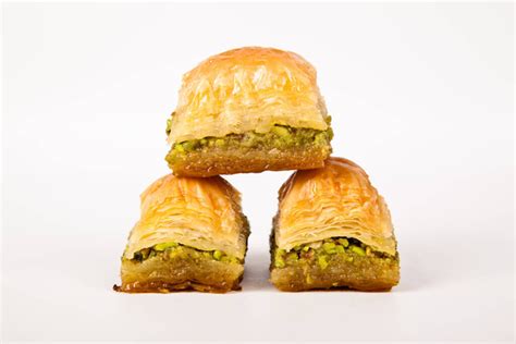 Baklava szeletek, mézzel és pisztáciával