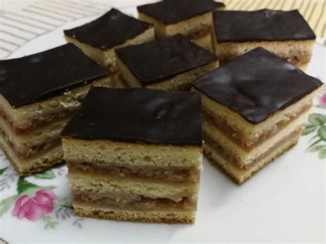 Almás-szedres szelet rétegei