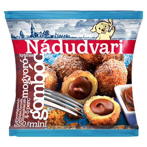 Nádudvari mogyorókrémes gombóc tálalva