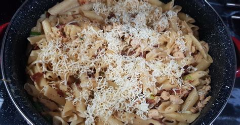 Mézes-mustáros csirkés penne serpenyőben