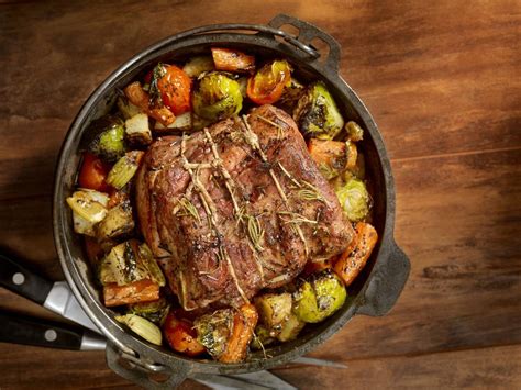 Húsok főzése a fazékban