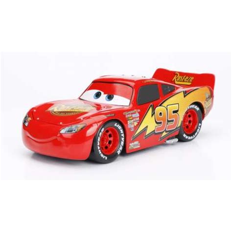 Villám McQueen autó forma faragása piskótából