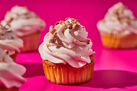 Epres muffin egy csésze kávéval