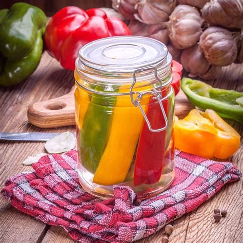 Savanyított erős paprika üvegben