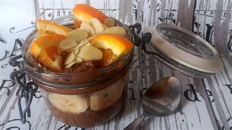 Készülő csokis chia puding magokkal