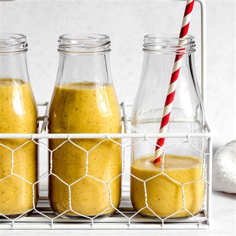 Friss, színes banános gyömbéres smoothie mandarinnal