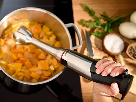 Frissen turmixolt vadasmártás zöldségekkel