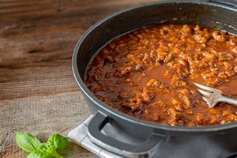 Bolognai ragu a serpenyőben