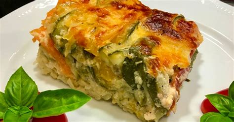 Különböző zöldségek és sajtok, amelyek rakott ételekhez illenek