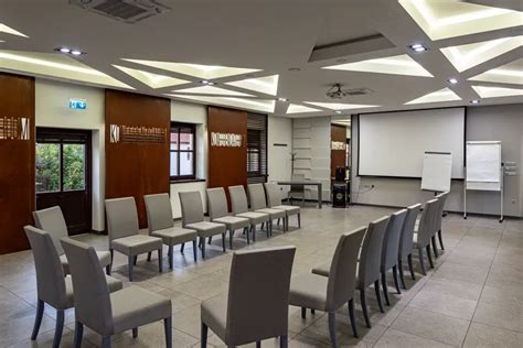 Modern konferenciaterem berendezéssel