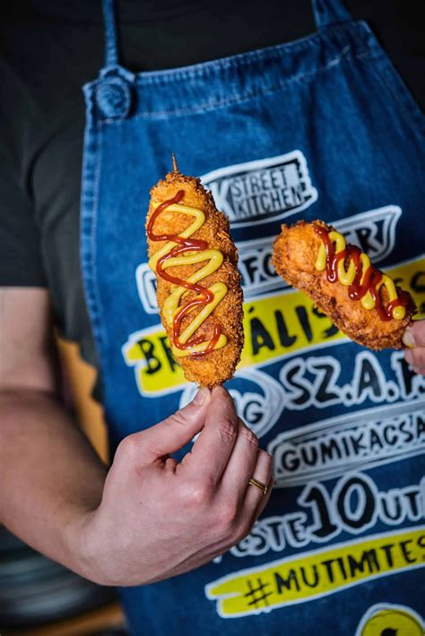 Különféle mártogatósok és feltétek corn dog mellé