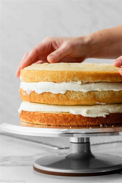Layered cake assembly