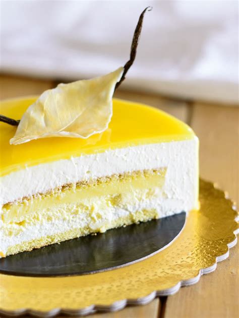 Szeletelt torta Lemon Curd töltelékkel