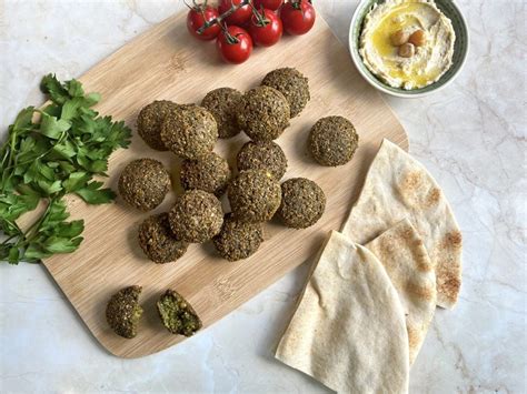 Falafel és tányér
