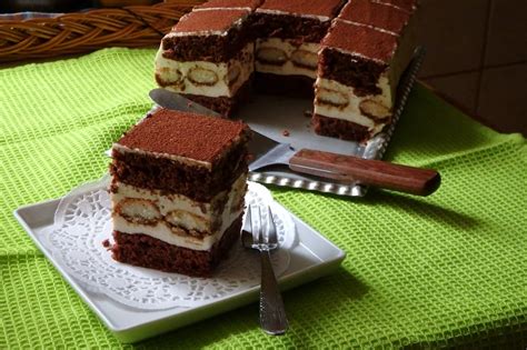 Tiramisu szelet banánnal