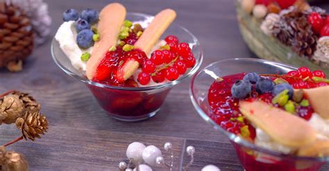 Babapiskótás puding rétegesen egy üvegtálban