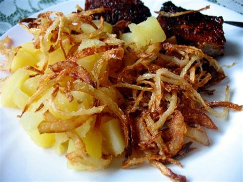Sült hagyma és főtt krumpli