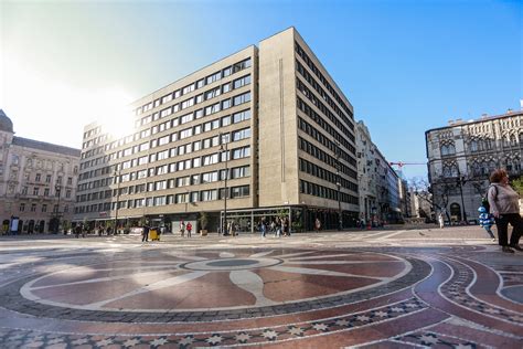 A Szent István tér Békéscsabán a város napján, ünnepi hangulatban