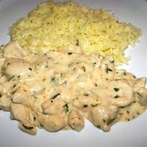 Tányér fokhagymás tejfölös csirkemell steak burgonyával