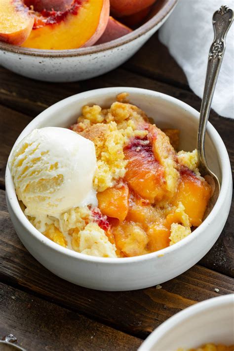 Cobbler különböző gyümölcsökkel