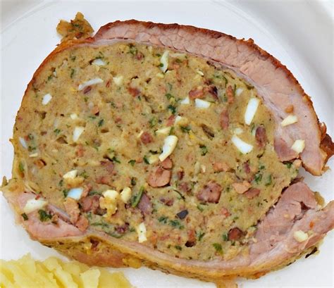 Főtt tojással és májjal töltött dagadó