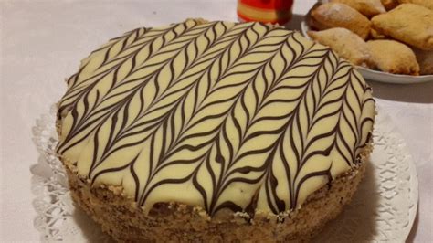Eszterházy torta díszítése