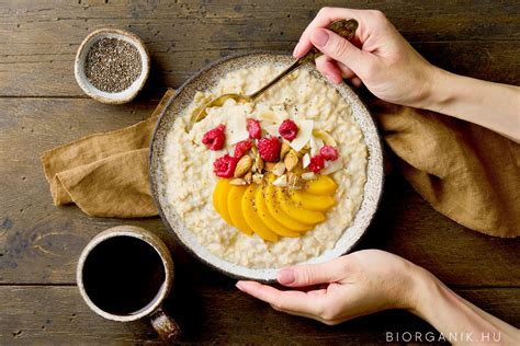 Quinoa reggeli kása gyümölcsökkel