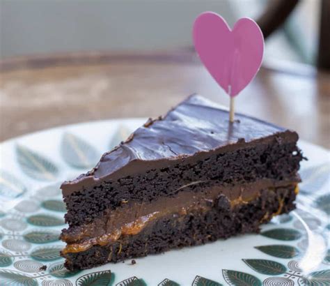 Sacher tészta és brownie rétegek