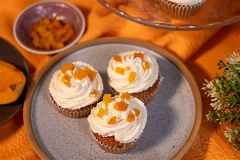 Sütőtökös cupcake mascarpone habbal és aszalt sárgabarack díszítéssel