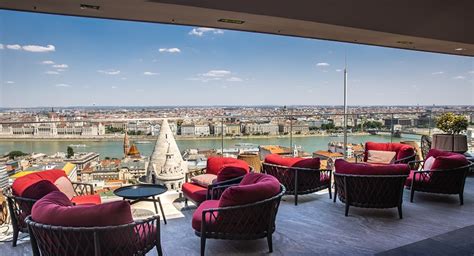 White Raven Skybar & Lounge panoráma éjjel