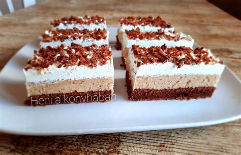 Tojások és cukor habosra keverve