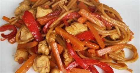 thai pirított csirke spárgával