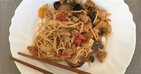 Csirkés wok tészta friss zöldségekkel