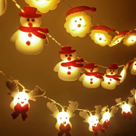 Mikulásfalva bejárata karácsonyi díszítéssel