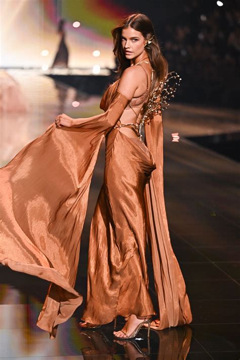 Palvin Barbara Victoria's Secret kifutón