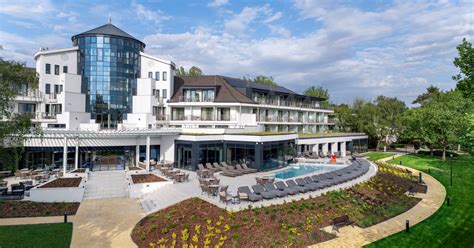 A Kenese Bay Garden Resort & Conference elhelyezkedése a Balaton partján