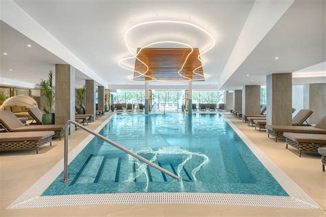 A Kenese Bay Garden Resort & Conference éttermének belső tere