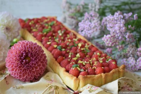 Maracujás-Málnás Tart málnaszemekkel