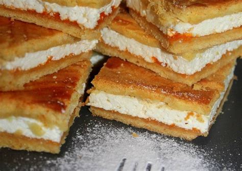 Sárgabaracklekváros-túrós pite réteges szerkezete