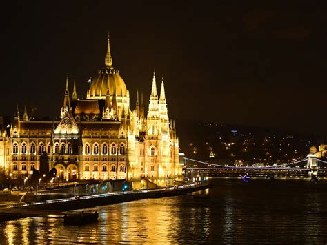 oktatóautó Budapest forgalmában