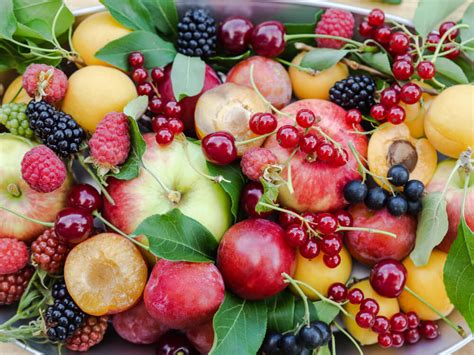Pektinben gazdag gyümölcsök, mint az alma és a citrusfélék