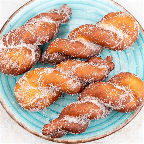 Pączki különböző töltelékekkel