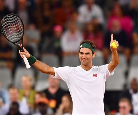 Roger Federer tenyeres ütése