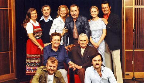 A Szabó család rádiójáték szereplőinek karikatúrái