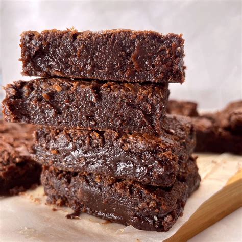 Szaftos brownie szeletek Baileys-szel
