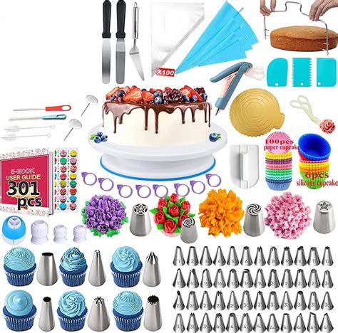 Torta díszítő kellékek gyűjteménye