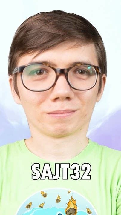 Sajt32, mint gamer influenszer egy videó bemutatása közben